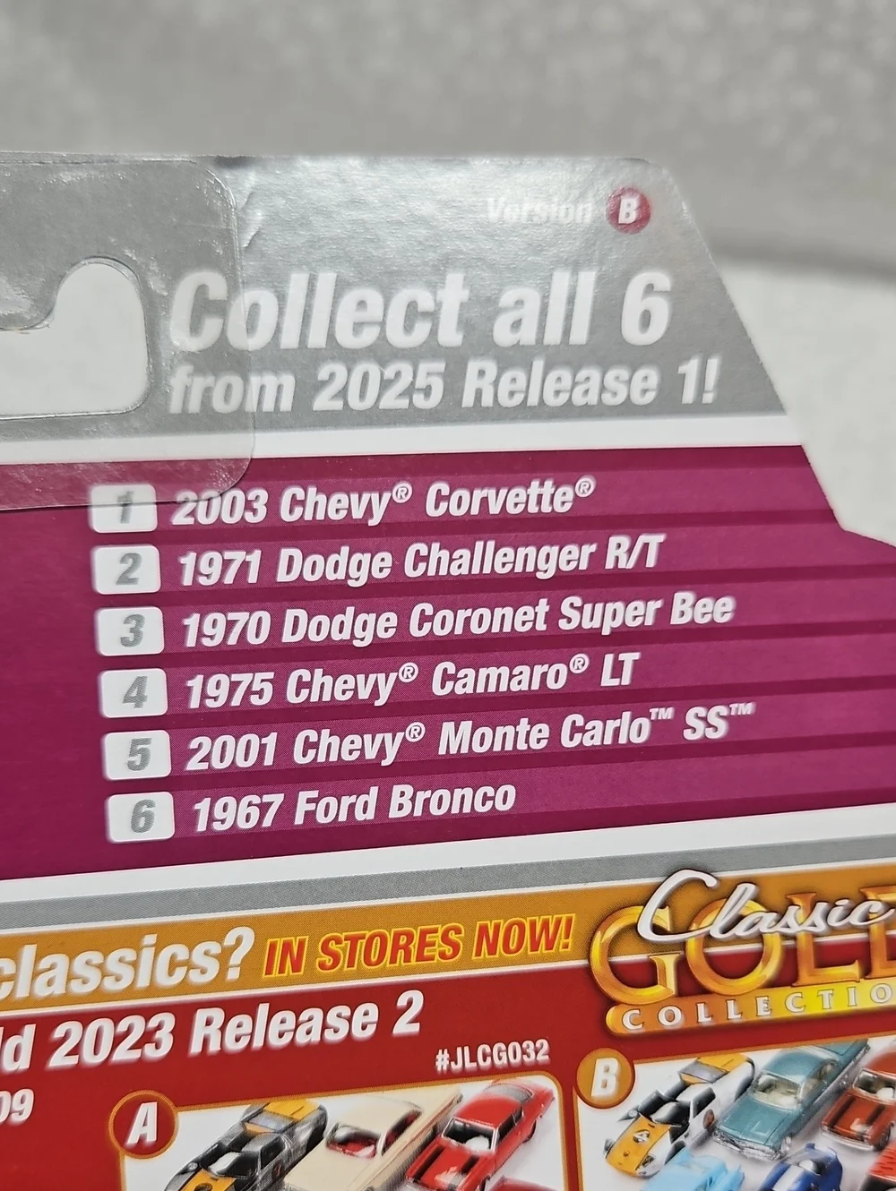 Johnny Lightning Classic Gold 1971 Dodge Challenger R/T white lightning Limited